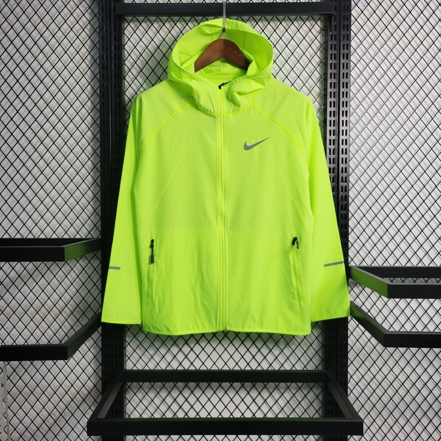 Domači Predlagam Klan corta vento nike laranja e verde Brezdomci Mew Mew  Svetovno okno