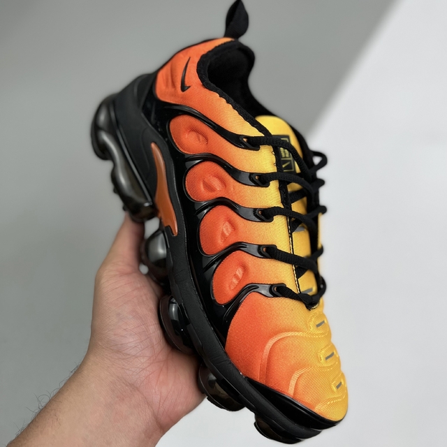 Tênis Nike Air Max Plus TN (Laranja)