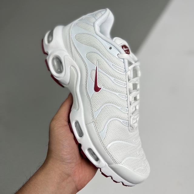 Tênis Nike Air Max Plus TN (Branco e Vermelho)