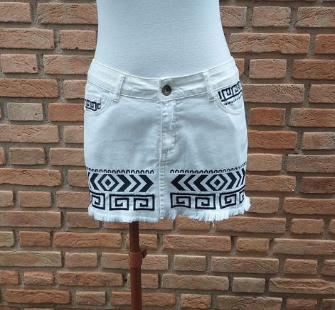 Saia branca bordada sales