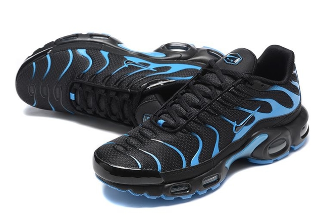 Blue and black nike air 2024 max plus