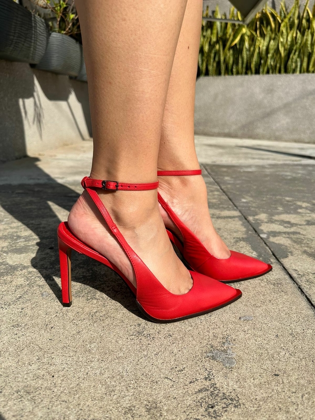 Scarpin vermelho hotsell santa lolla