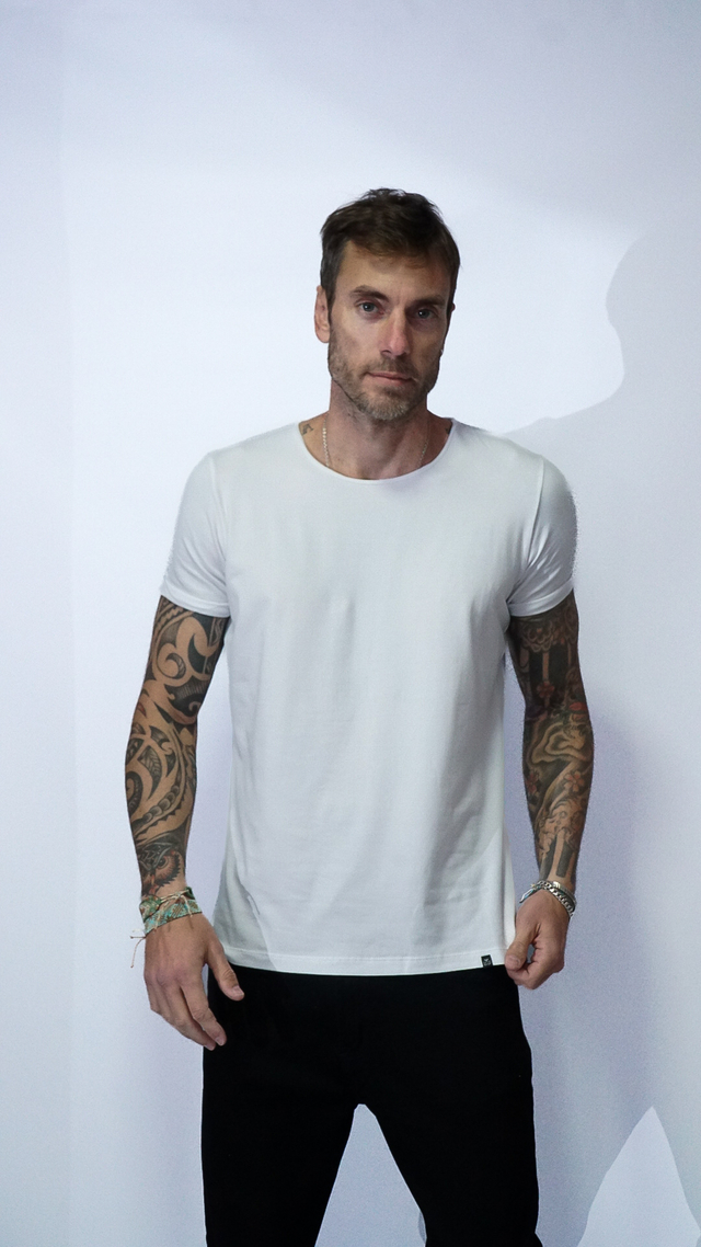 Remeras cuello bote hombre hotsell