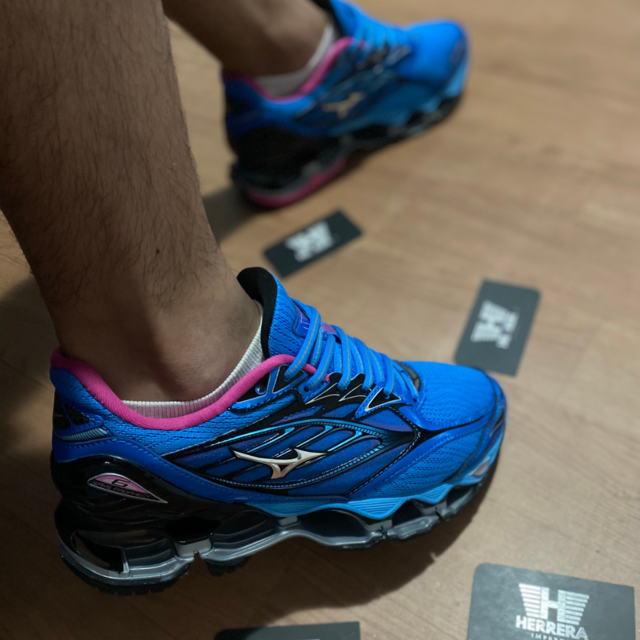 Tenis Mizuno Wave Prophecy 6 Azul e Rosa