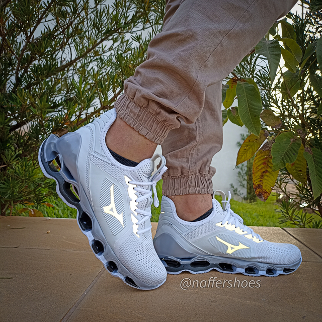 Tenis mizuno cheap refletivo