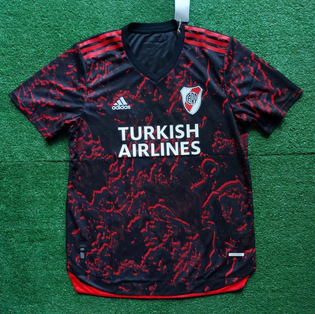 CAMISETA ALTERNATIVA 2022 NEGRA Y ROJA HEATREADY