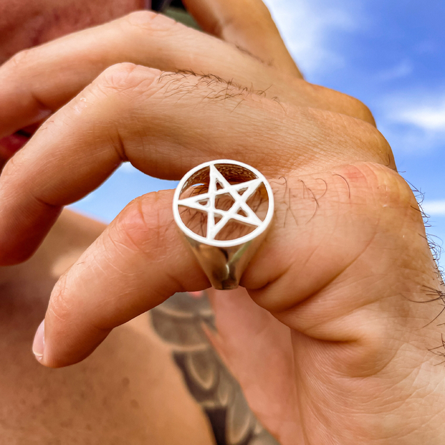 Anillo de pentagrama 2025