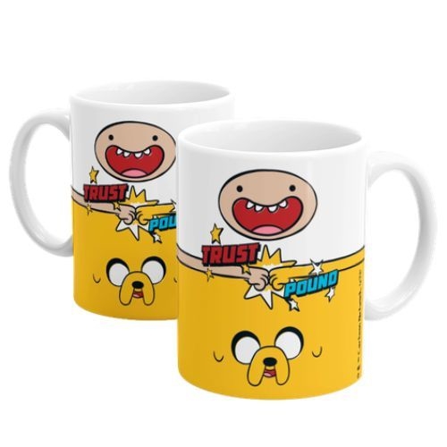 Caneca Hora de Aventura - Jake e Finn na Neve