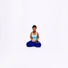 Mulher Sentada Praticando Yoga 4