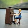 Mulher Tocando Piano
