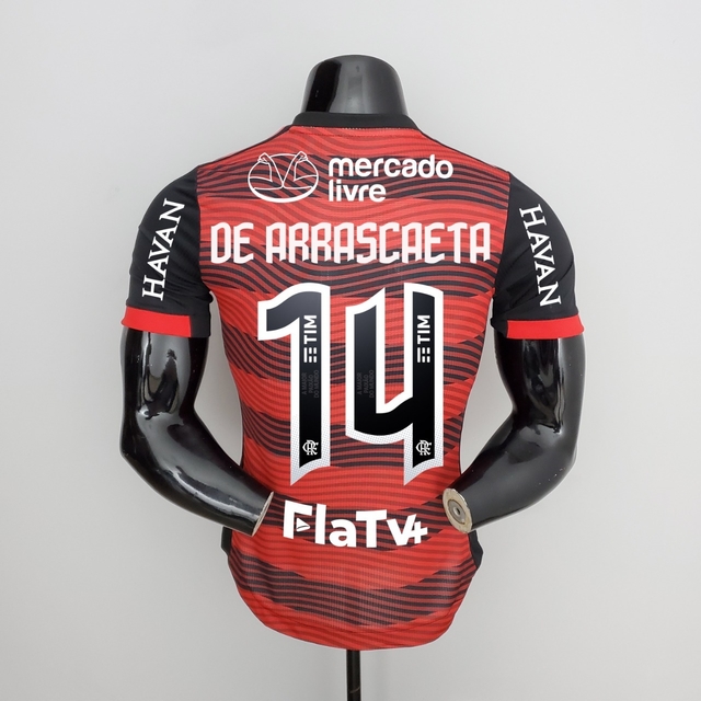 Valor da nova camisa do Flamengo recebe críticas de torcedores na web: 'Vem  com o Arrascaeta?