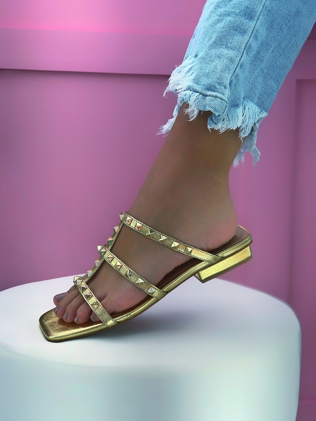 Sandália Rasteira UZA Shoes Spike em Couro Ouro