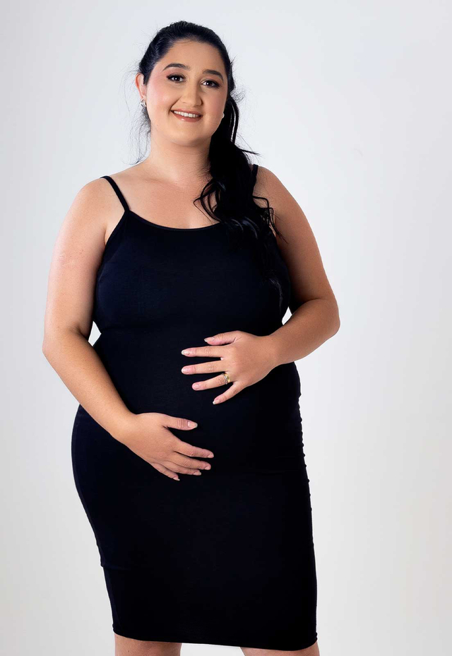 O Vestido para Gestantes Modelo Tubinho com Alcinha Plus Size