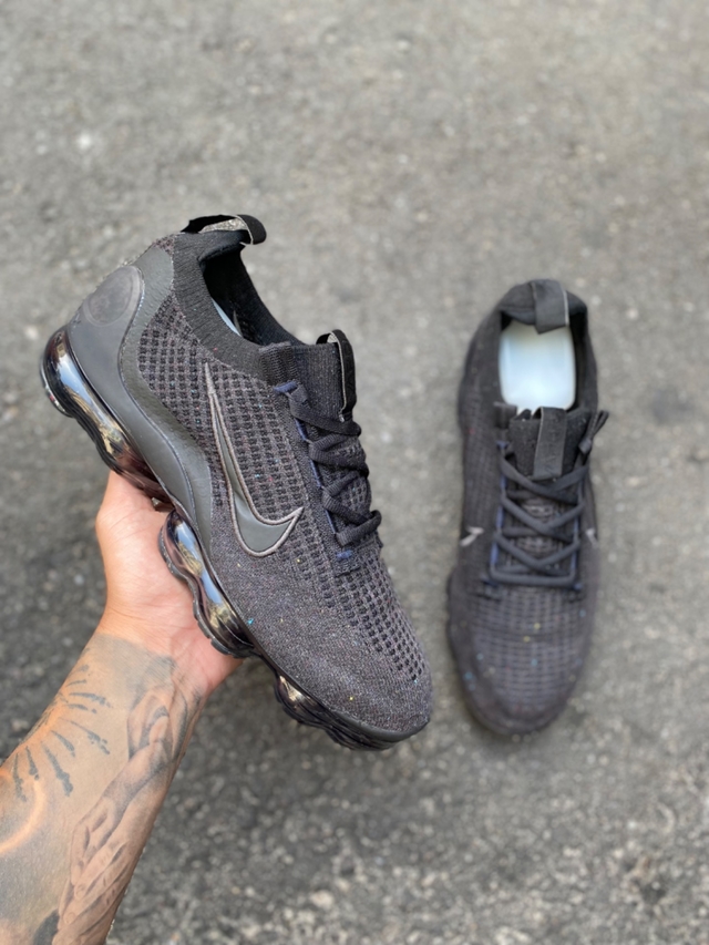 Stores that shop sell vapormax