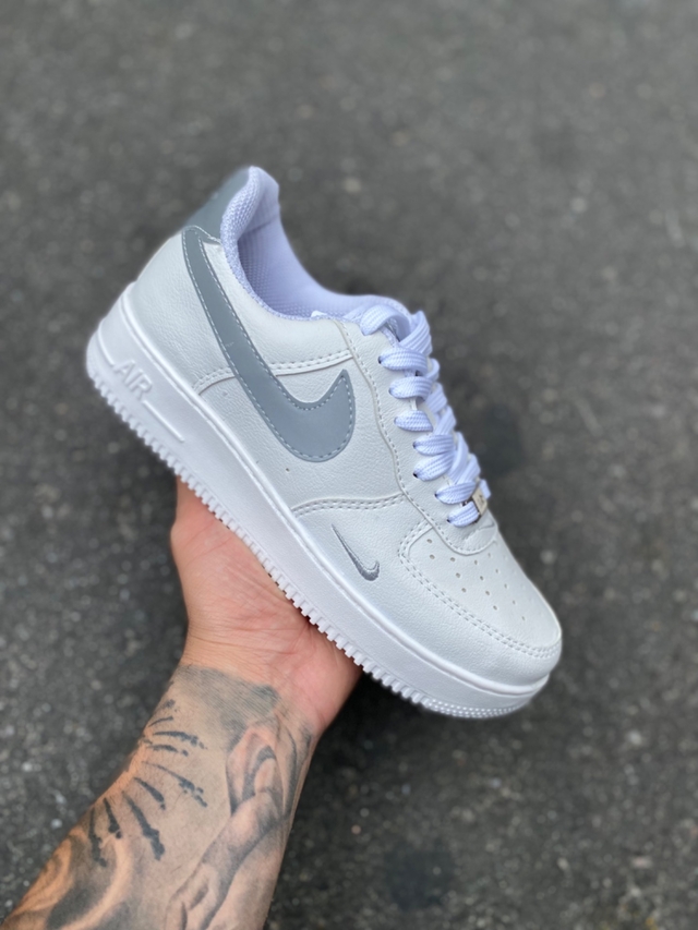 White nike best sale air force one