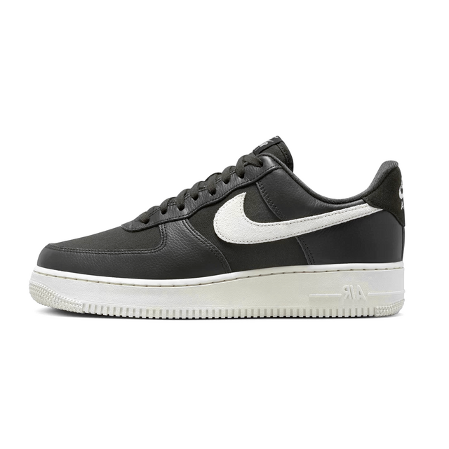 Nike air force 1 06 hot sale vs 07