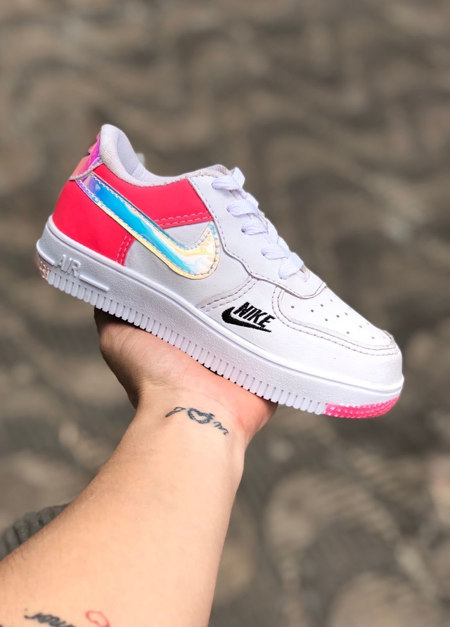 T nis Infantil Nike Air Force Hologr fico