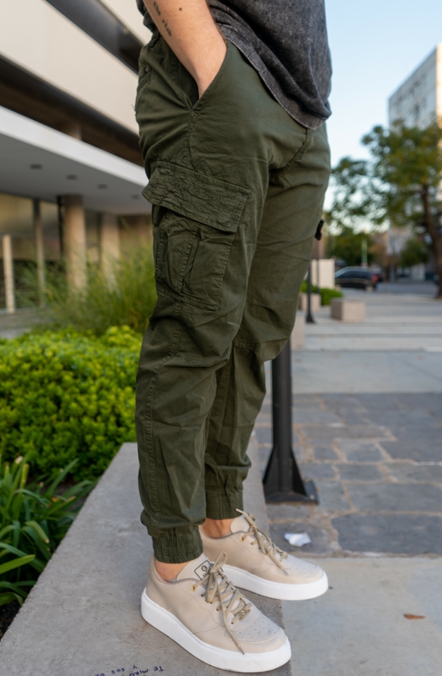 PANTALON CARGO C/ PUÑO VERDE