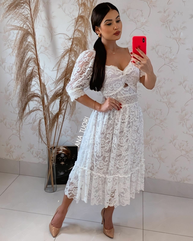 Victoria} Vestido Noiva Civil Midi Rodado Manga 3/4 Decote Coração em Renda  (Branco Off)