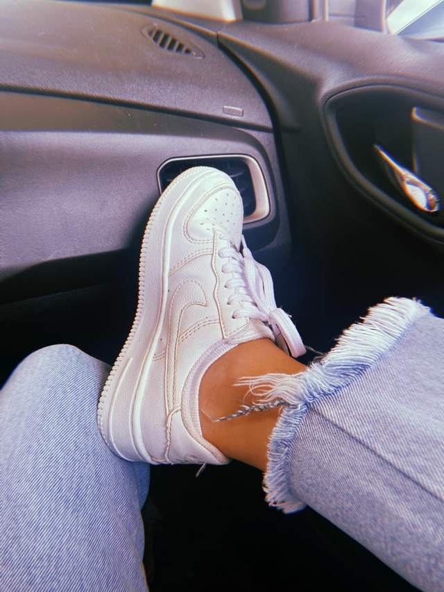 White nike best sale air force girls