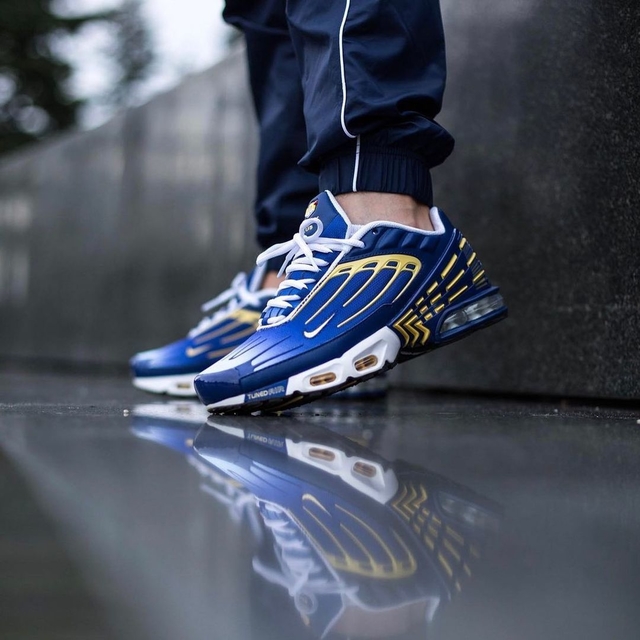 Royal blue nike hotsell air max plus