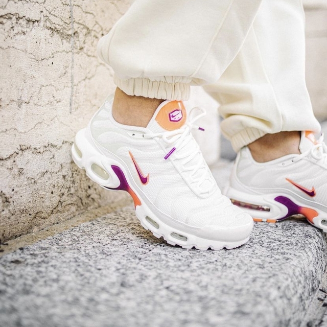 White and orange discount tn air max