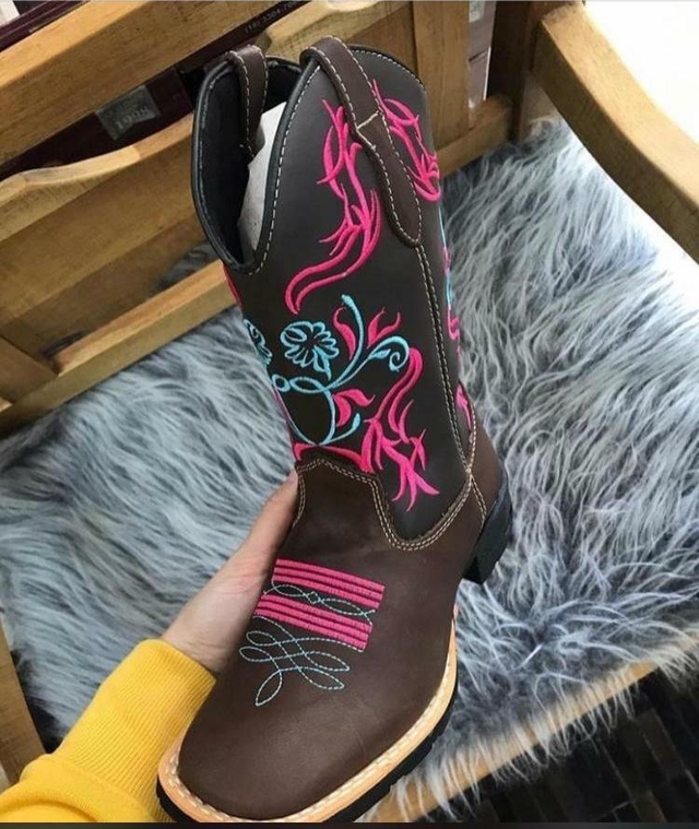 BOTA TEXANA - FEMININA CAFÉ DETALHE ROSA