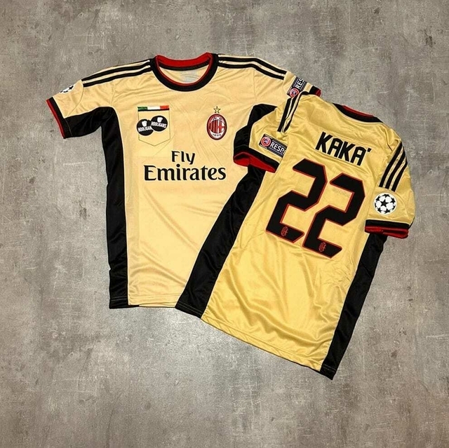 Camiseta Milan retro dorada Kaka