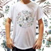 Camiseta unissex infantil Mandala de folhas com corujinha