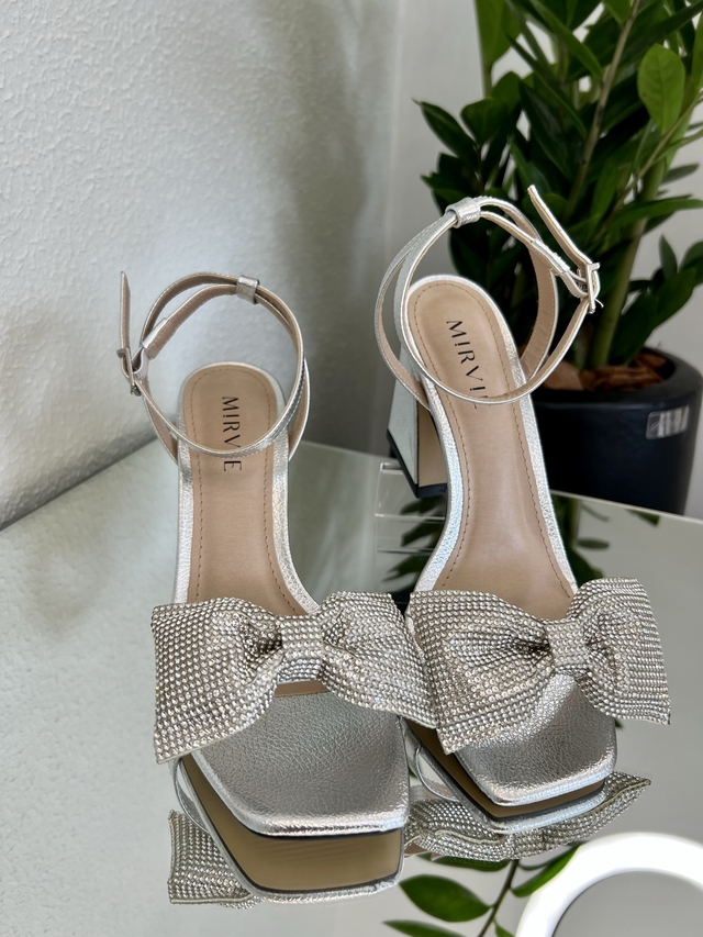 Sandalia prata cheap strass