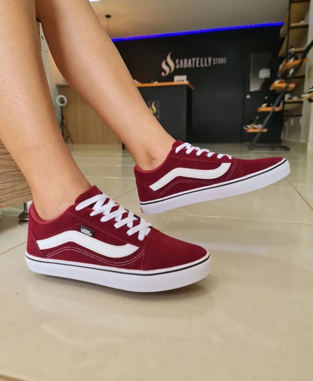 Vans vinho hotsell com sola marrom