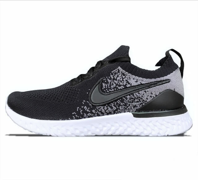 Nike epic sales reacts black