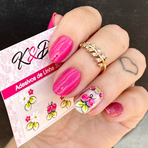 Adesivos de Unha Flor Branca e Brotinhos Pink - comprar online