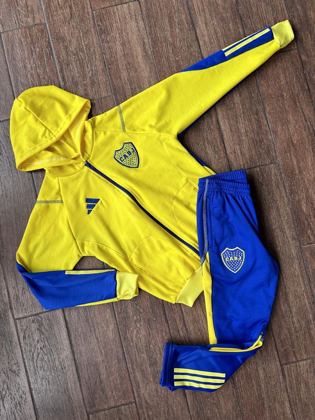Conjunto de boca de mujer sale