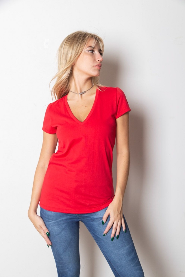 Remeras basicas escote en v mujer sale