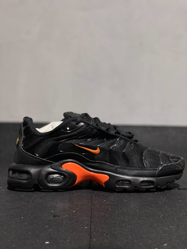 Air Max TN Preto Laranja - T7 Shoes | Loja de tênis