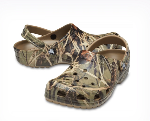 Duck on sale camo crocs