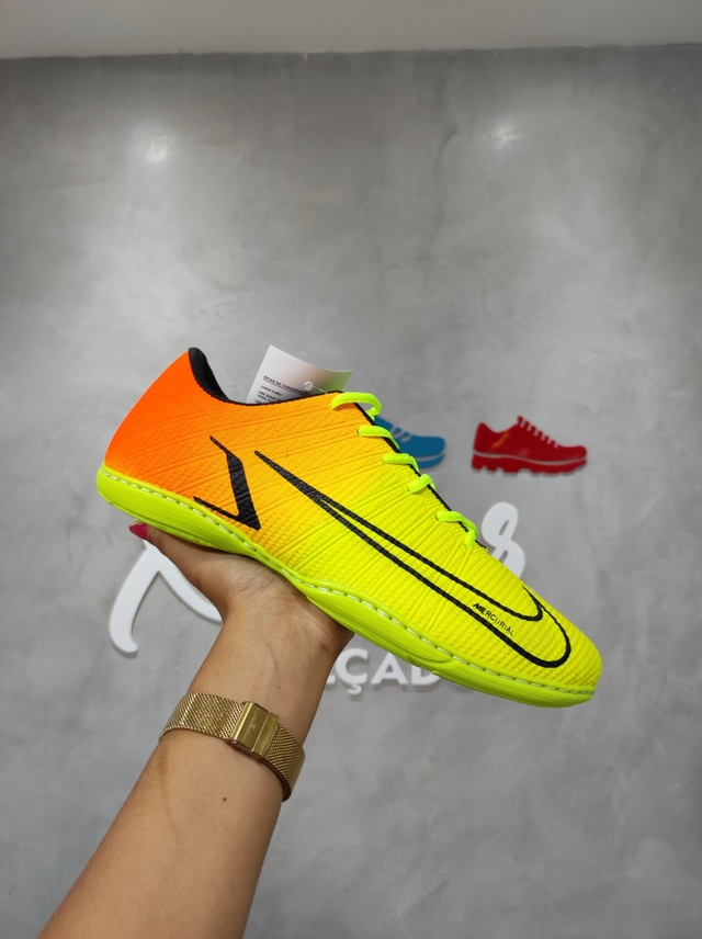Tenis futsal verde limao 2025