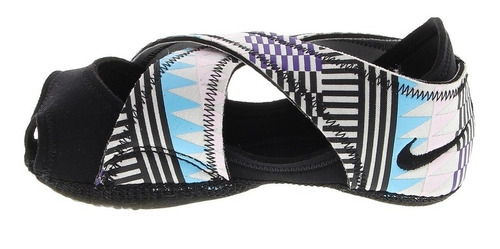 Wrap hotsell shoes nike