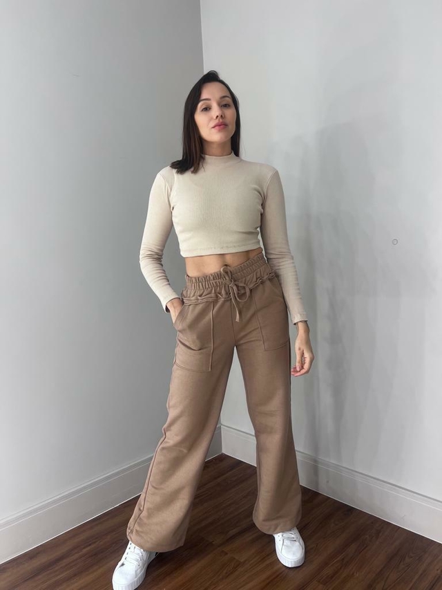 Calça moletom com best sale coturno