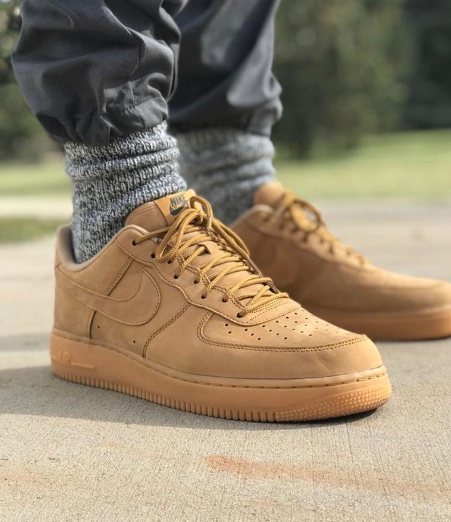 Tenis nike air force preto cheap e marrom