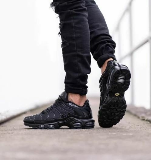 Nk AIR MAX TN PLUS - PRETO - Comprar em outletcb