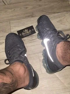 Vapormax hotsell black 1.0