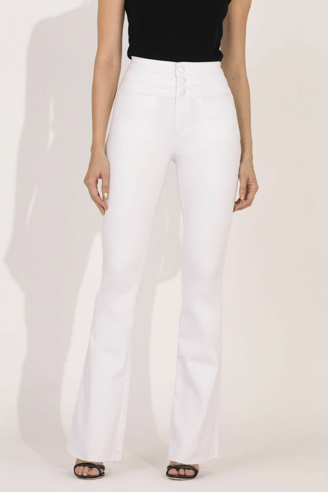 Calça Jeans Feminina Flare Cintura Alta Cos Alto Branca - Faz a Boa!