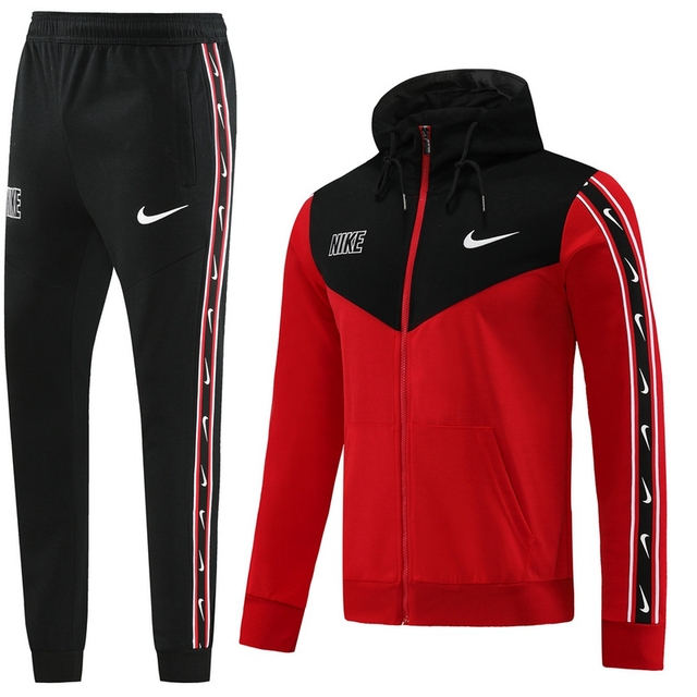 Conjunto Nike Repeat Jaqueta Vermelha e Calca Preta
