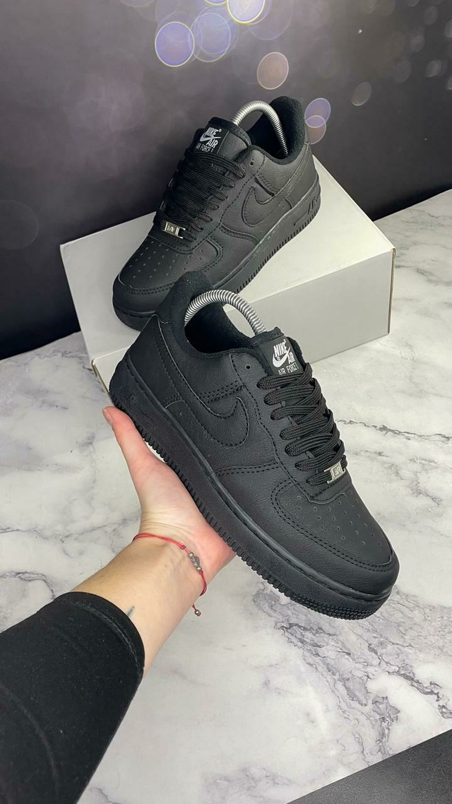 Nike air force negras best sale