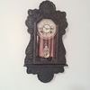 Centenário Relógio Americano de parede Ansônia à corda em caixa de madeira,