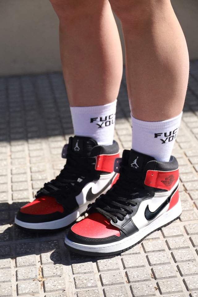 Zapatillas nike blancas con pipa roja hotsell
