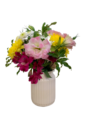 Arreglo con florero de cerámica