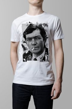 Remera Julio Cortázar blanca hombre